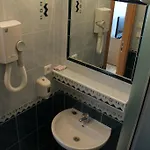 Sd Jedlikova 5 Hostel