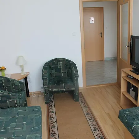 אכסניה Sd Jedlikova 5 *